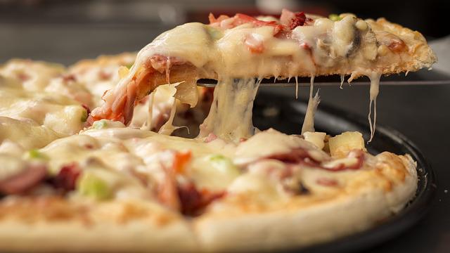 Simple Ways to Make Homemade Pizza